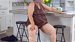 i love showing off my big booty bbw pawg mature granny in mini dress close up