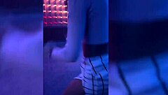 depois da balada transamos dentro do uber e o motorista ficou só de olho