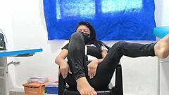 Cholita Shows Shaved Pussy Kinky Ass Shaking