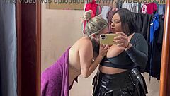 Peguei minha inquilina se masturbano e se tocando no quintal de casa ela disse que estava gravando video porno n�o aguentei e participei