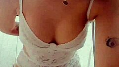 Hot teen 18+ shows off in public while masturbating outdoors!