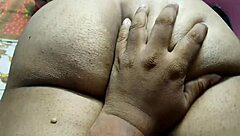 Desi homemade wife enjoys her round ass