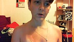 Gorgeous Italian slut fingers herself in stockings and barefoot