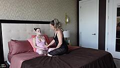 Stepmommy Eats Dolly's Pussy