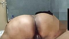 ebony big booty amateur bouncing on dick