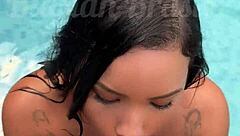 Fodi a japonesa gostosa na piscina