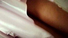 印度少女在家闪现乳房