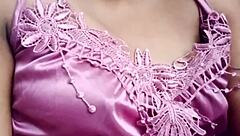 印度少女在家闪现乳房