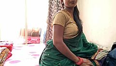 मराठी काकी ने आपला बाजू वाला काका सोबत केली झवाझवि!