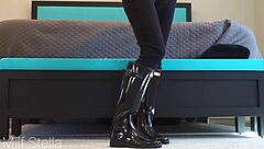 boot slut gets mega cum load 😈