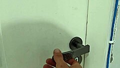 Fomos pegos no flagra pelo amigo do meu marido