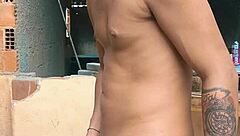 vc vai achar estranho mas eu fui no terraço para gozar na sua boquinha