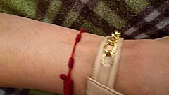 Andrea madura de leche en los senos se folla a este jovencito universitario en quito