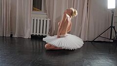 I fucked a flexible ballerina at the concert