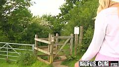 Victoria Summers' picnic turns into sex tape