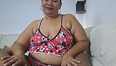 sexy pelirroja gives a delicious blowjob with deep passion and intense desire