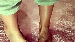 Time for you to worship my softcore barefoot toes in this amateur solo feet fetish session!
