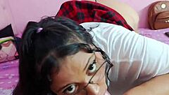 Universitaria culona tiene sexo mientras está en clases virtuales