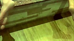 Magrinho dotado socando forte a esposa do corno