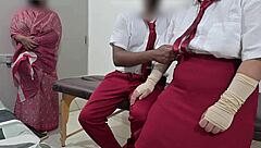 大学生上课当着震惊老师激情做爱