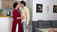 Seductive Indian beauty dances in steamy encounter from Filmyfantasy version