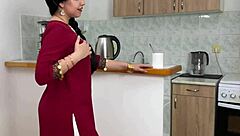 Seductive Indian beauty dances in steamy encounter from Filmyfantasy version