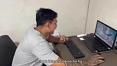 leidy se folla al t�cnico para que le arregle el ordenador antes porque no tiene dinero para repararlo. sexy young latina with natural tits gets pov at work in office as secretary.