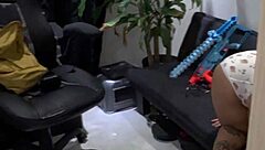 i love worshipping my chubby Colombian friend's ass she lets me get close