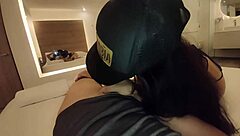 Me como la verga de mi mejor amigo como consuelo porque la novia lo dej�