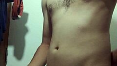 瘦弱18+業餘妹浴室脫衣狂自慰