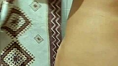 era tanto tesão que o virgem queria socar no pelo sem banho antes no banheiro caseiro