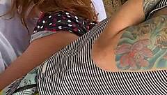 Linda garota inteada adora ser fodida com força como sex toy anal