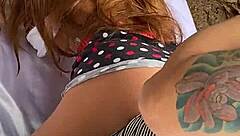 Linda garota inteada adora ser fodida com força como sex toy anal