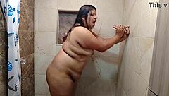Fat bbw contrasts shower excitement with new dildo's sexy deepthroat thrill