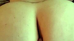 Amateur white girl shows off her fat ass in seductive display