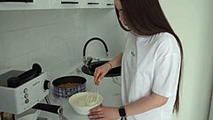 The Friend Wouldn't Let the Buddy Make the Babysitter's Cake