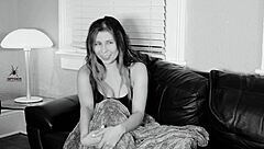 interview and getting to know allidoll in her leggings and cute piercing 😊📸