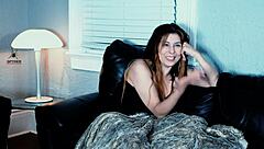 interview and getting to know allidoll in her leggings and cute piercing 😊📸