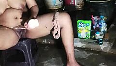 Bu mertua jilbab wildly masturbates with dildo solo!