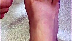 hey followers, chatting here and showing off my sexy bare feet and toes, what do you think?