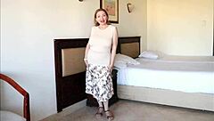 how does a mature busty cougar lure men?