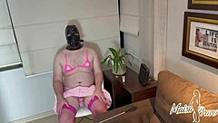 I love brincando de wax play with the submisso while bbc waits to fuck me in front of him...