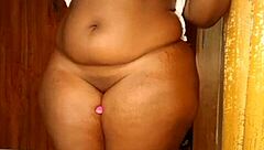 i squirt hard with my big ebony ass shaking everywhere