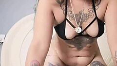 Descriptive Danabarzagli Recalls Her Past Moments of Intense Heat with Sexy Solo Masturbation