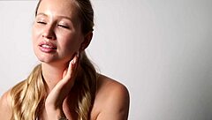 i love how this beauty fingers her tight ass deep