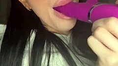 BRITISH EXCHANGE STUDENT SOLO SQUIRTING ORGASM!