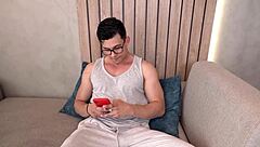 Delivery Girl's Dick-Sucking Service Earns Perfect Rating