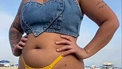 i got that guy rock hard flashing on the beach