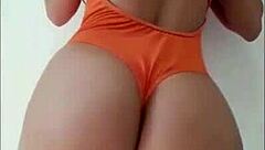 Heyya's Latina Ass Dance Reveals Juicy Pussy Tease