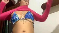 Exhibiting Body Makes Cocks Rock Hard And Dripping!